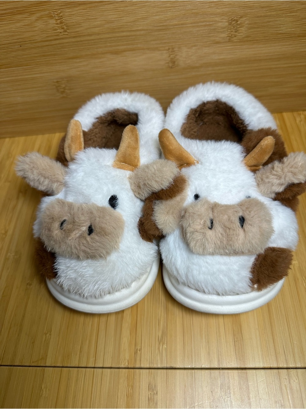 Plush Cow Kids Slippers in White and Brown - Cozy Slip-Ons